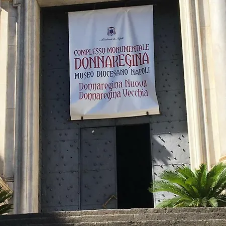 לינה וארוחת בוקר Casa Donnaregina נאפולי